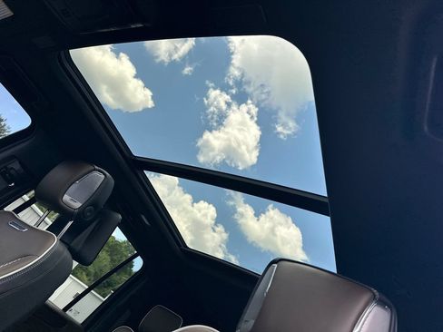 Used 2025 GMC Yukon XL Denali Ultimate w/ LPO, Floor Liner Package AWD/4WD image 33