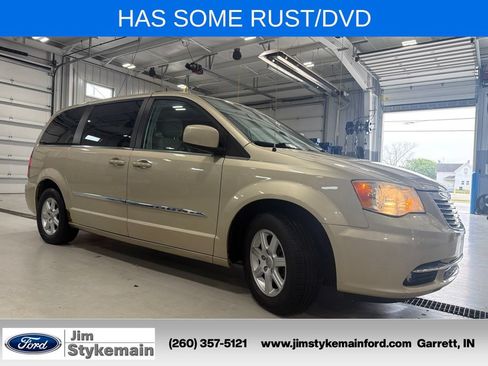 Used 2011 Chrysler Town & Country Touring w/ Entertainment Group #1 FWD image 15