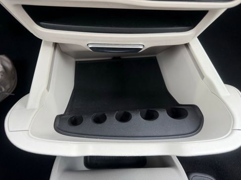 Certified 2023 Chrysler Voyager LX FWD image 23