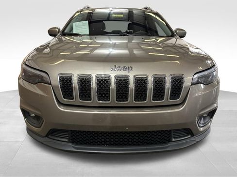 Used 2019 Jeep Cherokee Latitude w/ Popular Appearance Group image 8