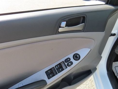 Used 2017 Hyundai Accent SE FWD image 13
