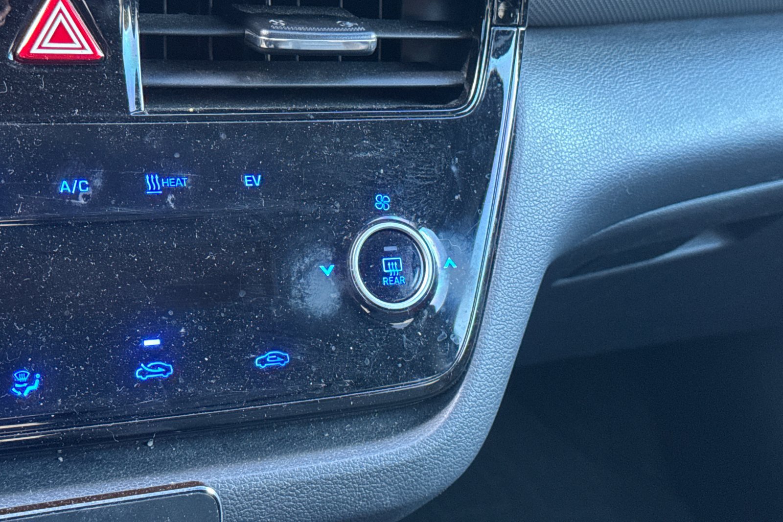 Used 2020 Hyundai Ioniq Limited FWD image 29