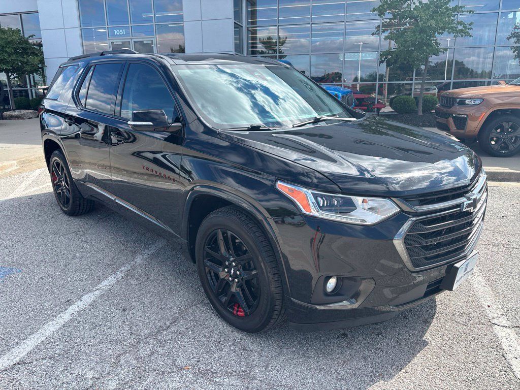 Used 2018 Chevrolet Traverse Premier w/ Redline Edition AWD/4WD image 2