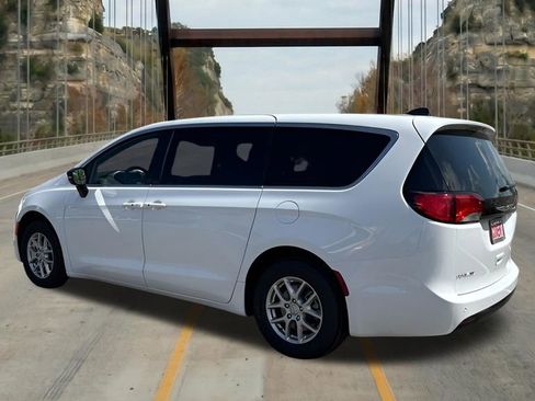 New 2026 Chrysler Voyager LX FWD image 21