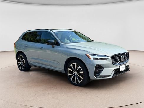 Used 2024 Volvo XC60 B5 Plus w/ Protection Package Premier AWD/4WD image 7