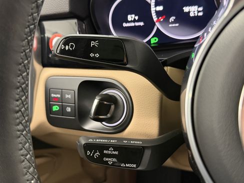 Certified 2023 Porsche Cayenne Platinum Edition image 48