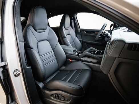 New 2026 Porsche Cayenne Turbo GT AWD/4WD image 30