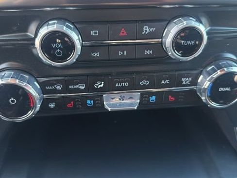 Used 2025 Ford F150 Lariat AWD/4WD image 32