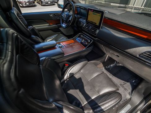 Used 2019 Lincoln Navigator Reserve AWD/4WD image 25