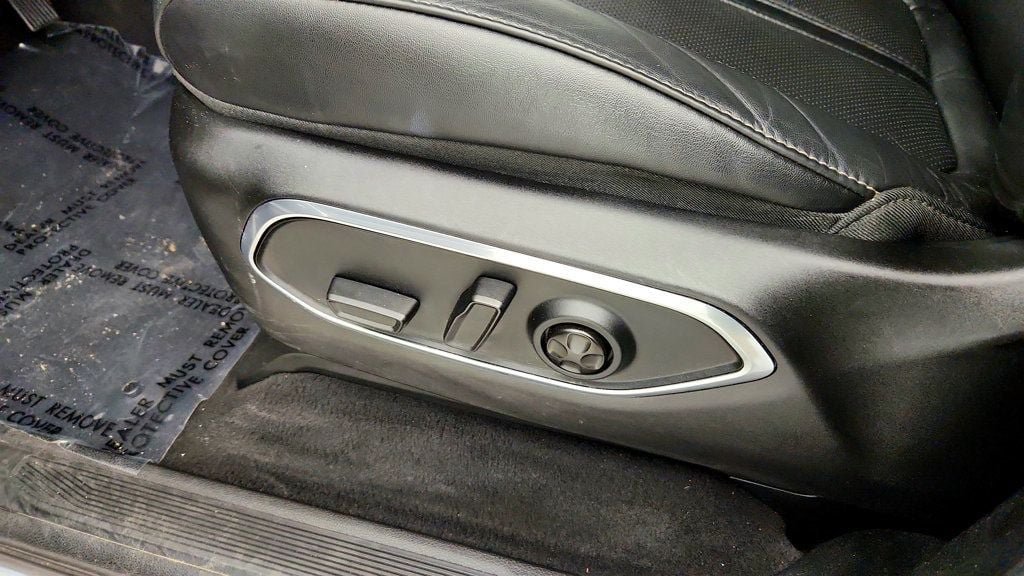 Used 2022 Jeep Wagoneer Series II w/ Premium Group I AWD/4WD image 12