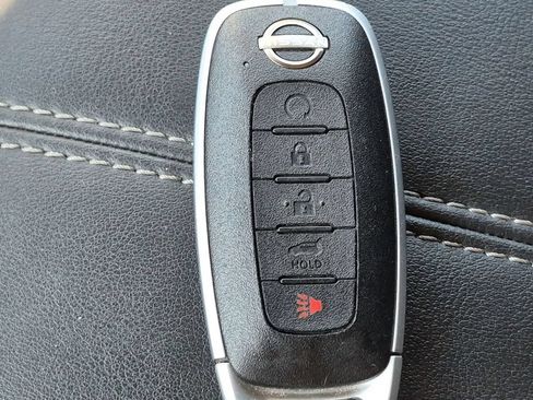 Used 2025 Nissan Pathfinder SL AWD/4WD image 33
