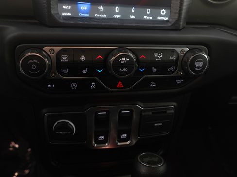 Used 2023 Jeep Wrangler Sport S image 20