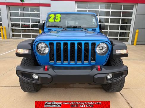 Used 2023 Jeep Gladiator Rubicon w/ Cold Weather Group AWD/4WD image 9