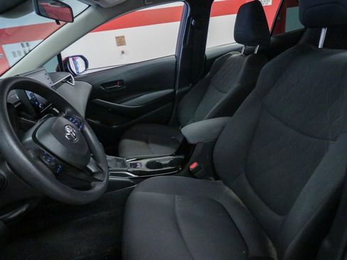 Used 2022 Toyota Corolla LE image 11
