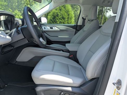 New 2026 Ford Explorer Active w/ Active Comfort Package RWD image 20