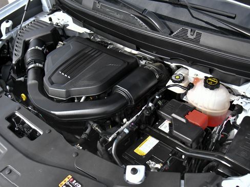 Used 2024 GMC Acadia Elevation image 57