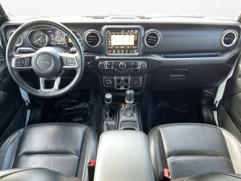 Used 2022 Jeep Wrangler Unlimited Sahara w/ Cold Weather Group image 10