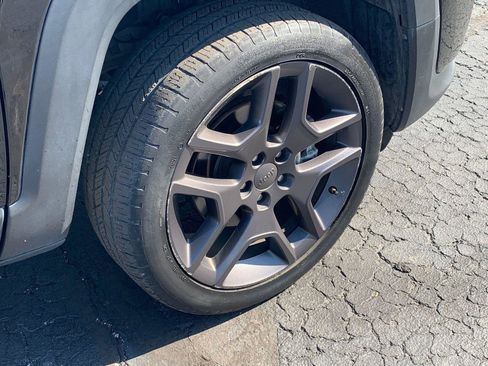 Used 2021 Jeep Renegade Latitude w/ Sun & Sound Group image 9