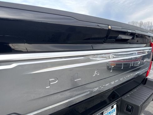 Used 2024 Ford F450 Platinum image 9