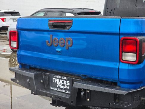 Used 2021 Jeep Gladiator Rubicon w/ Dual Top Group AWD/4WD image 13