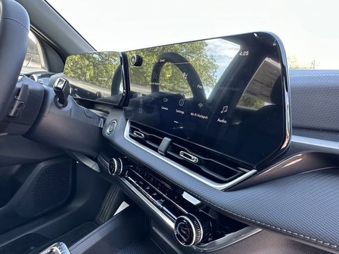 New 2026 Chevrolet Equinox LT image 11