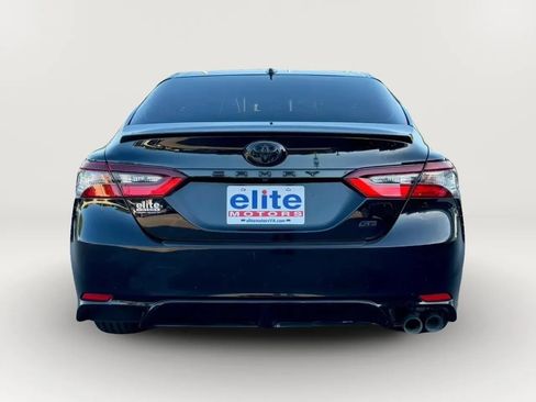 Used 2022 Toyota Camry SE FWD image 6