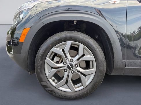 Used 2024 Kia Seltos LX AWD/4WD image 9