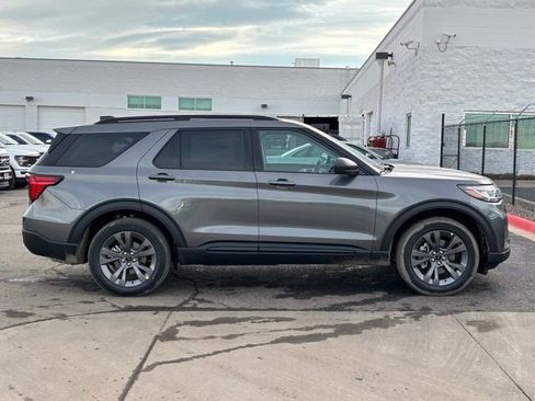 New 2026 Ford Explorer Active w/ Active Comfort Package image 6
