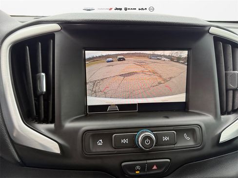 Used 2024 GMC Terrain SLE image 23