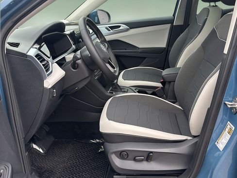 New 2026 Volkswagen Taos SE FWD image 21