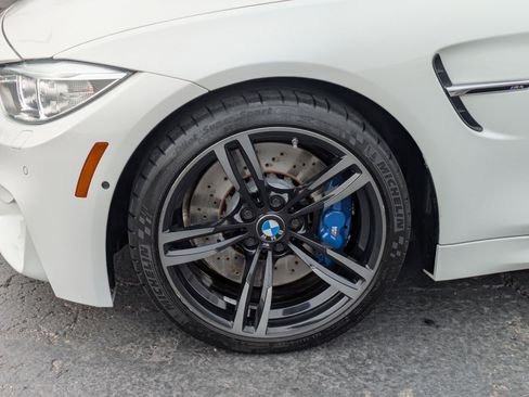 Used 2015 BMW M4 Convertible image 11