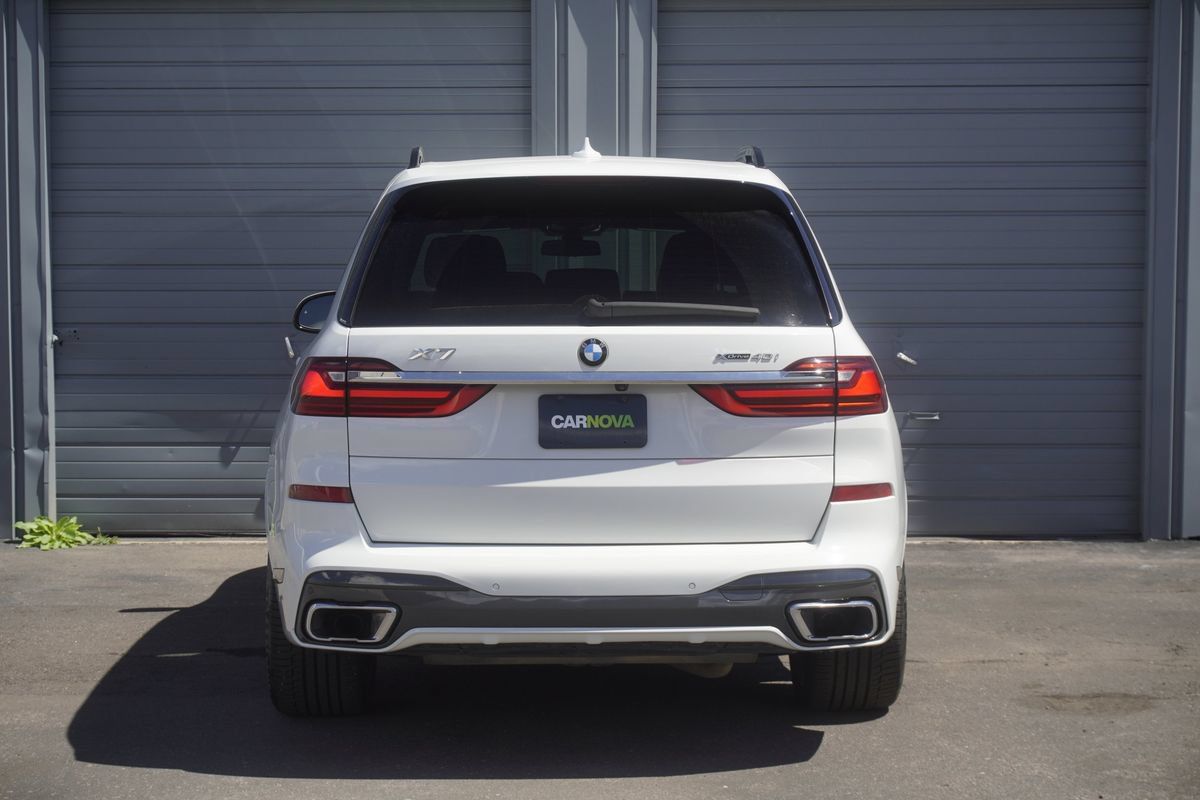 Used 2020 BMW X7 xDrive40i w/ M Sport Package AWD/4WD image 4