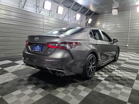 Used 2021 Toyota Camry SE w/ Carpet Mat Package (TMS) image 5