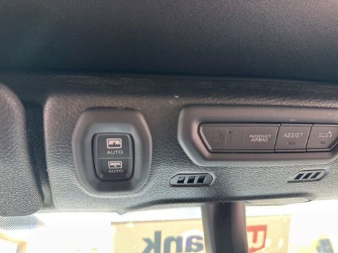 Used 2023 Jeep Wrangler Unlimited Sahara w/ Cold Weather Group AWD/4WD image 12