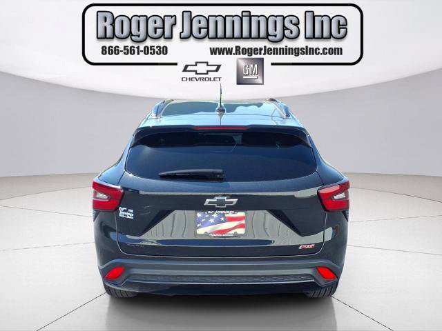 Used 2024 Chevrolet Trax RS w/ Sunroof Package FWD image 4