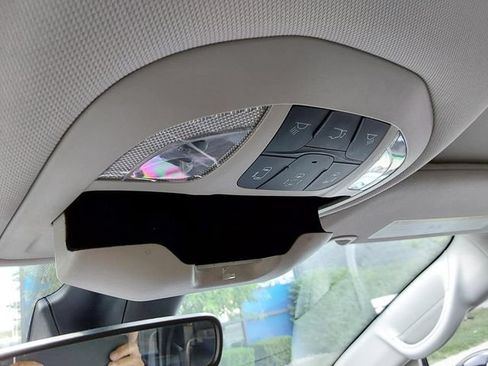 Used 2024 Chrysler Pacifica Touring-L FWD image 38