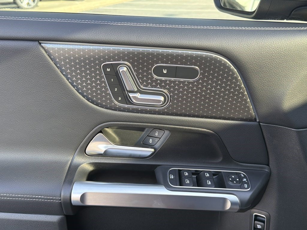 Used 2026 Mercedes-Benz GLB 250 4MATIC image 22
