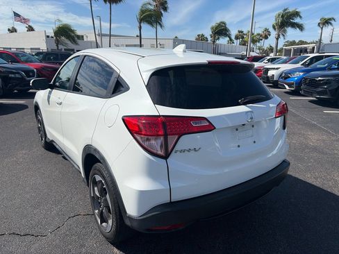 Used 2018 Honda HR-V EX image 5