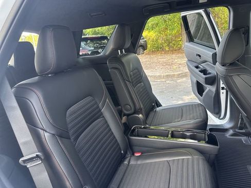 New 2026 Nissan Pathfinder Rock Creek w/ Rock Creek Premium Package AWD/4WD image 11