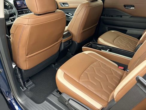 New 2026 Nissan Pathfinder Platinum AWD/4WD image 19