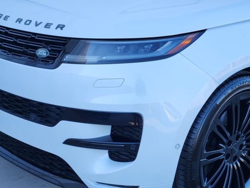 New 2026 Land Rover Range Rover Sport Dynamic SE image 9