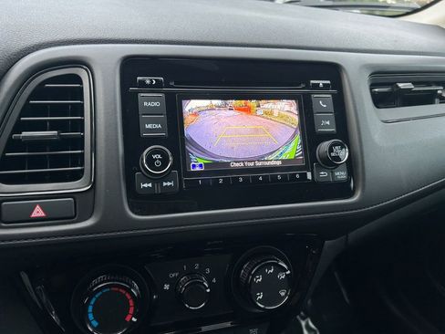Used 2022 Honda HR-V LX image 19