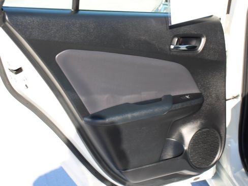 Used 2019 Toyota Prius XLE image 13