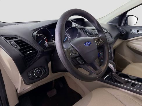 Used 2018 Ford Escape SE image 9