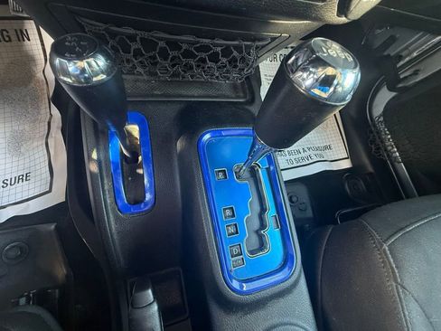 Used 2018 Jeep Wrangler Unlimited Sport S image 17