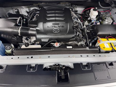 Used 2018 Toyota Tundra Limited w/ Limited Premium Package AWD/4WD image 20