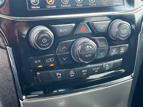 Used 2021 Jeep Grand Cherokee Laredo X image 16