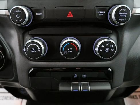 Used 2021 RAM 1500 Big Horn AWD/4WD image 30