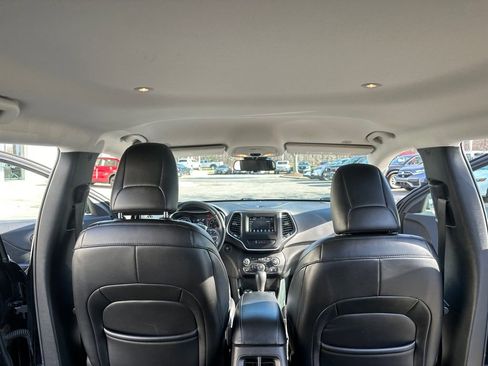 Used 2019 Jeep Cherokee Latitude Plus image 27