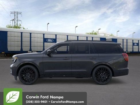 New 2026 Ford Expedition Platinum image 4